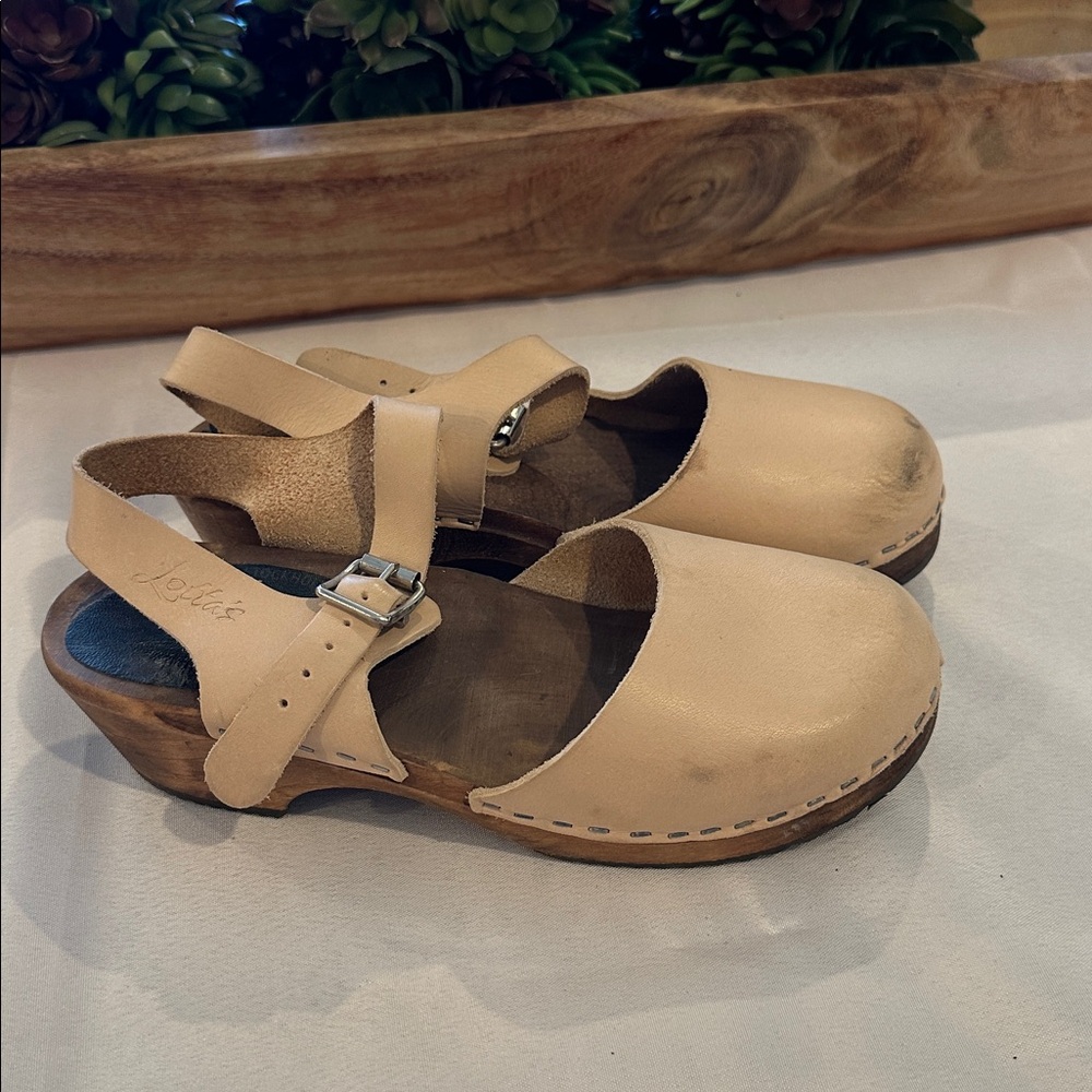 Lotta's womens size 37 high‎ heel wooden clog clogs shoes nubuck leather